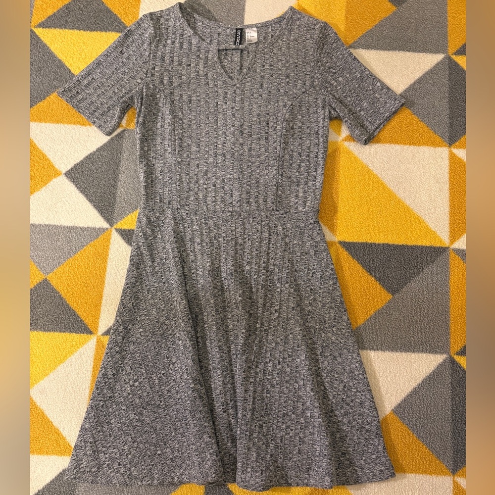 Gray Short Sleeve Knit Dress